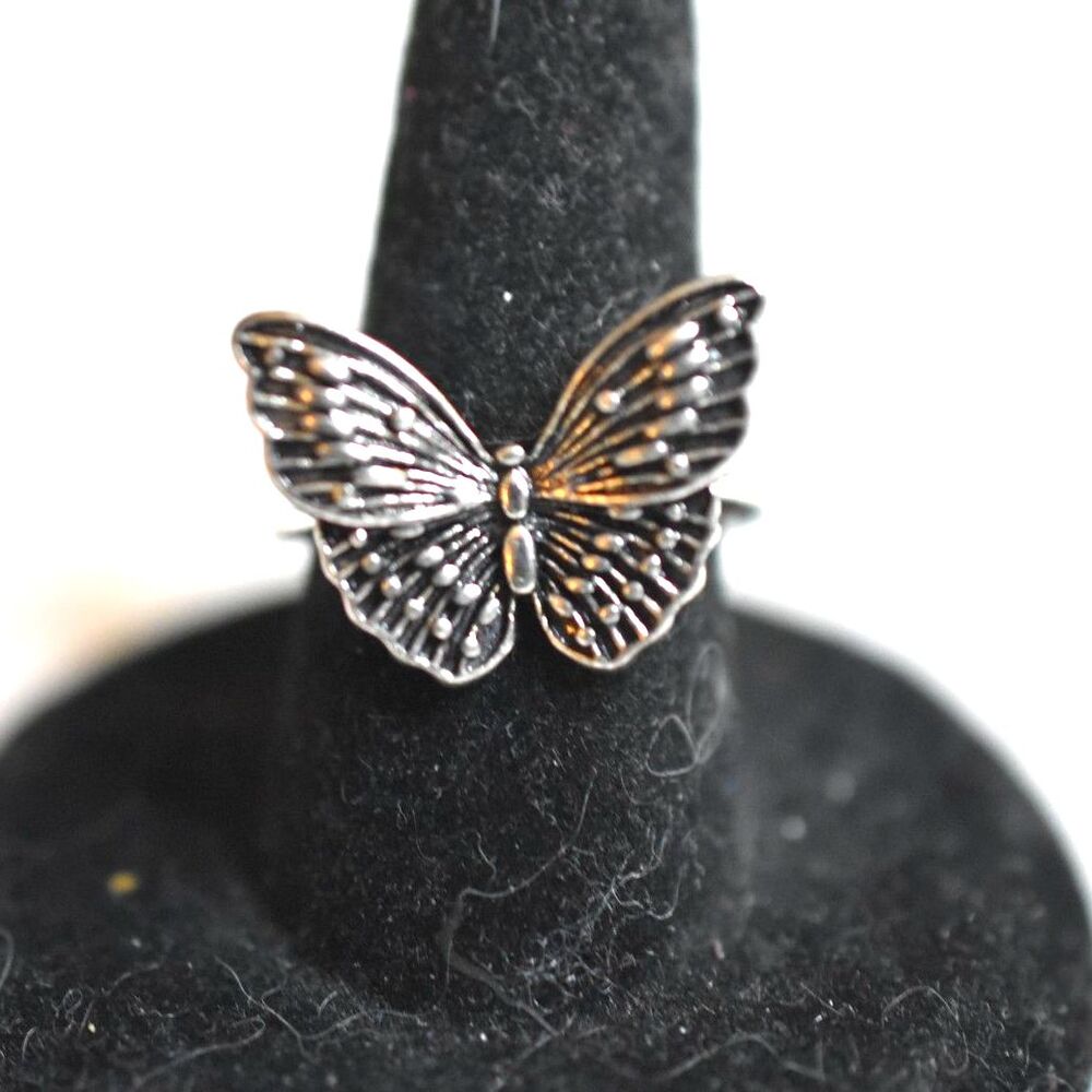 NWOT Stylish Butterfly Silver Tone Size 9 Cuff Trendy Ring
